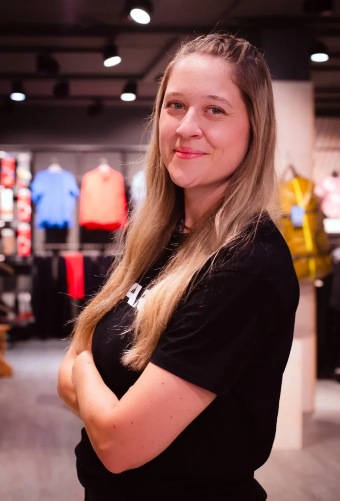 Samira Fachberaterin bei Intersport Klotz